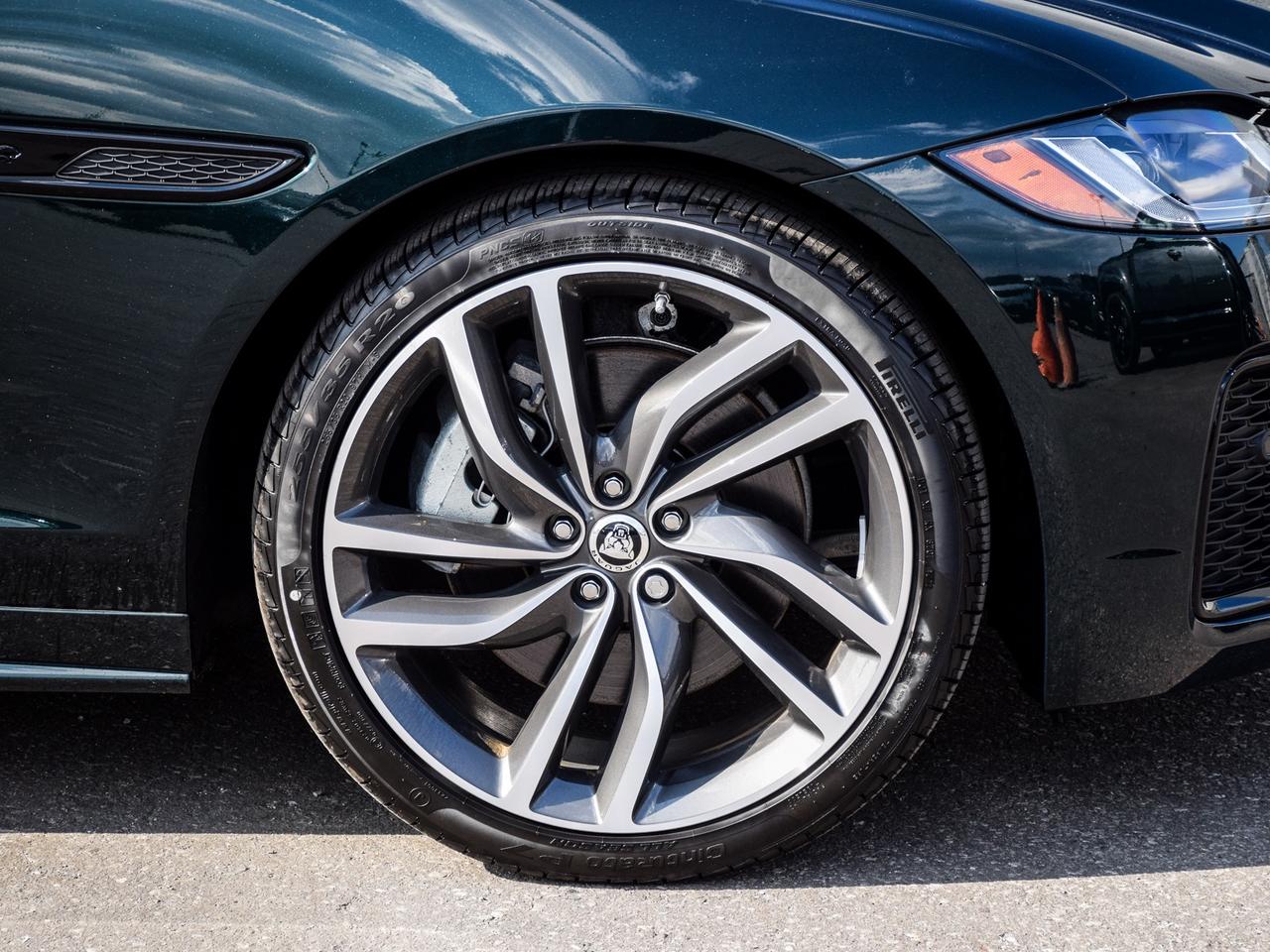 2024 Jaguar XF R-Dynamic SE Photo