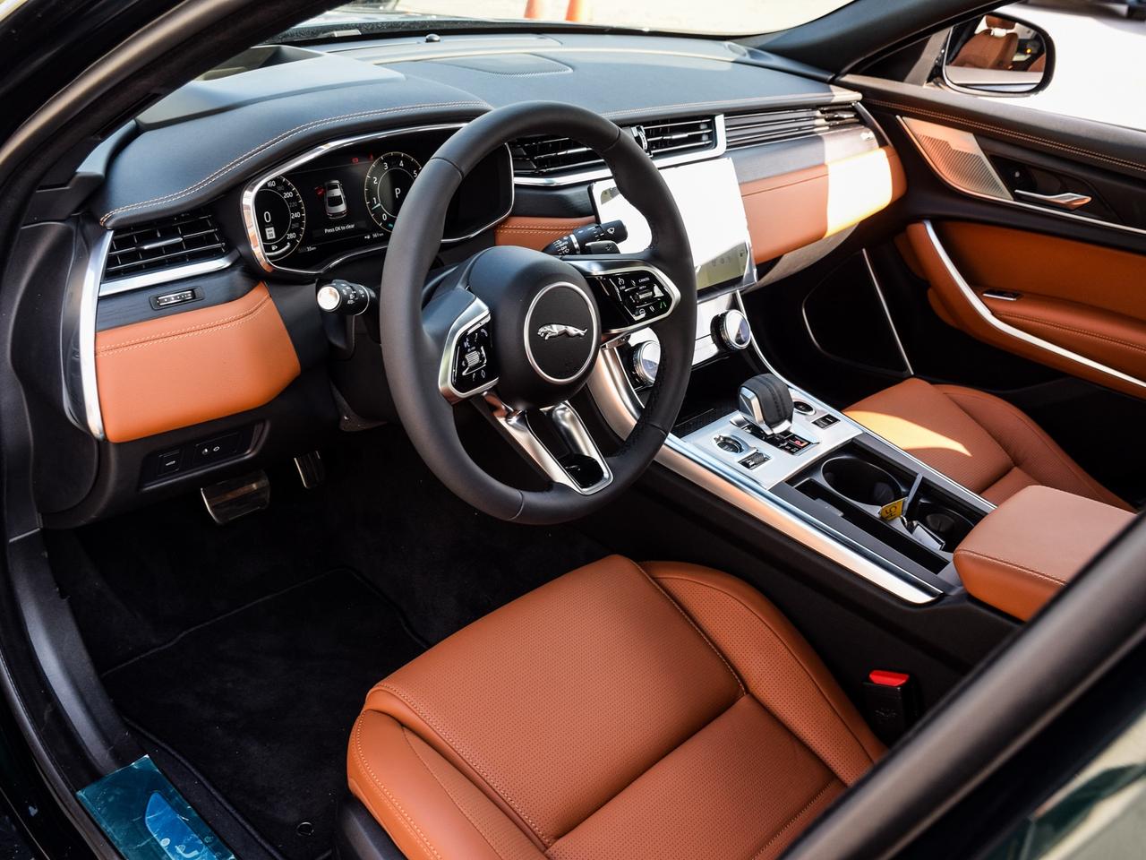 2024 Jaguar XF R-Dynamic SE Photo