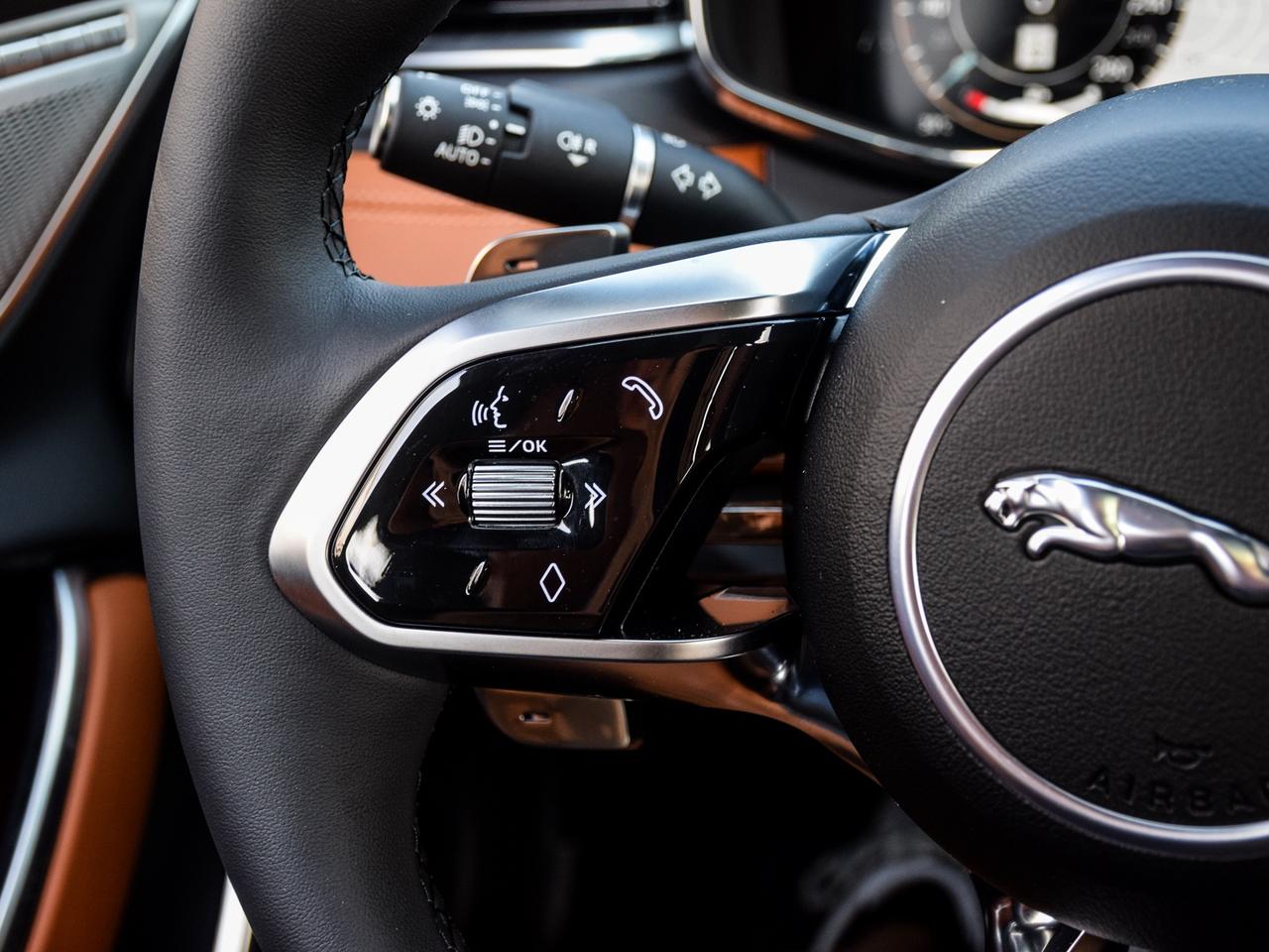 2024 Jaguar XF R-Dynamic SE Photo