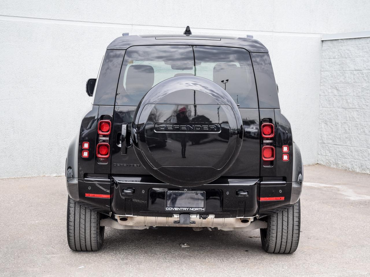 2025 Land Rover Defender X-Dynamic SE Photo