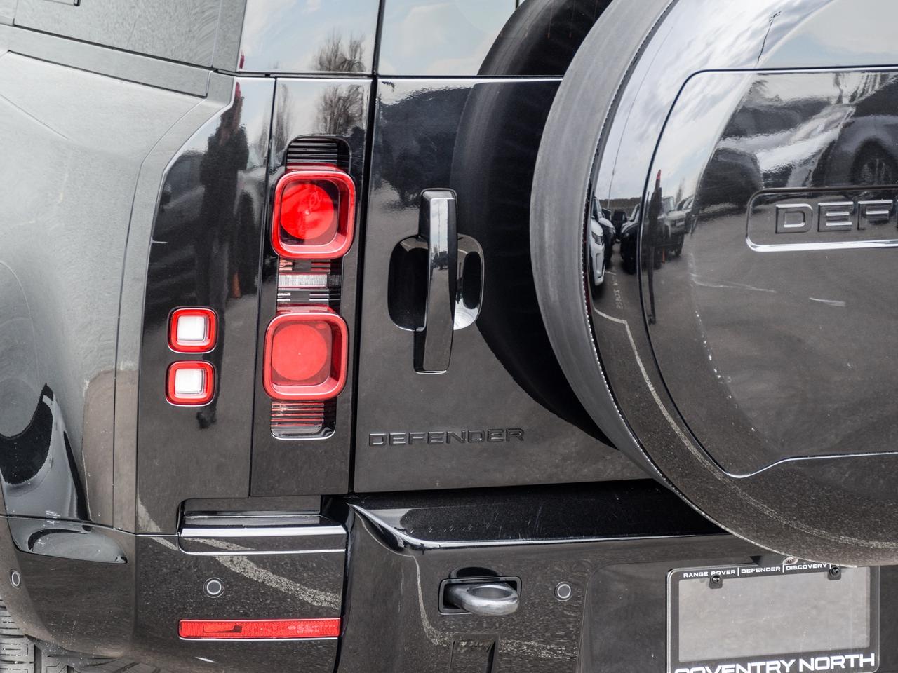 2025 Land Rover Defender X-Dynamic SE Photo