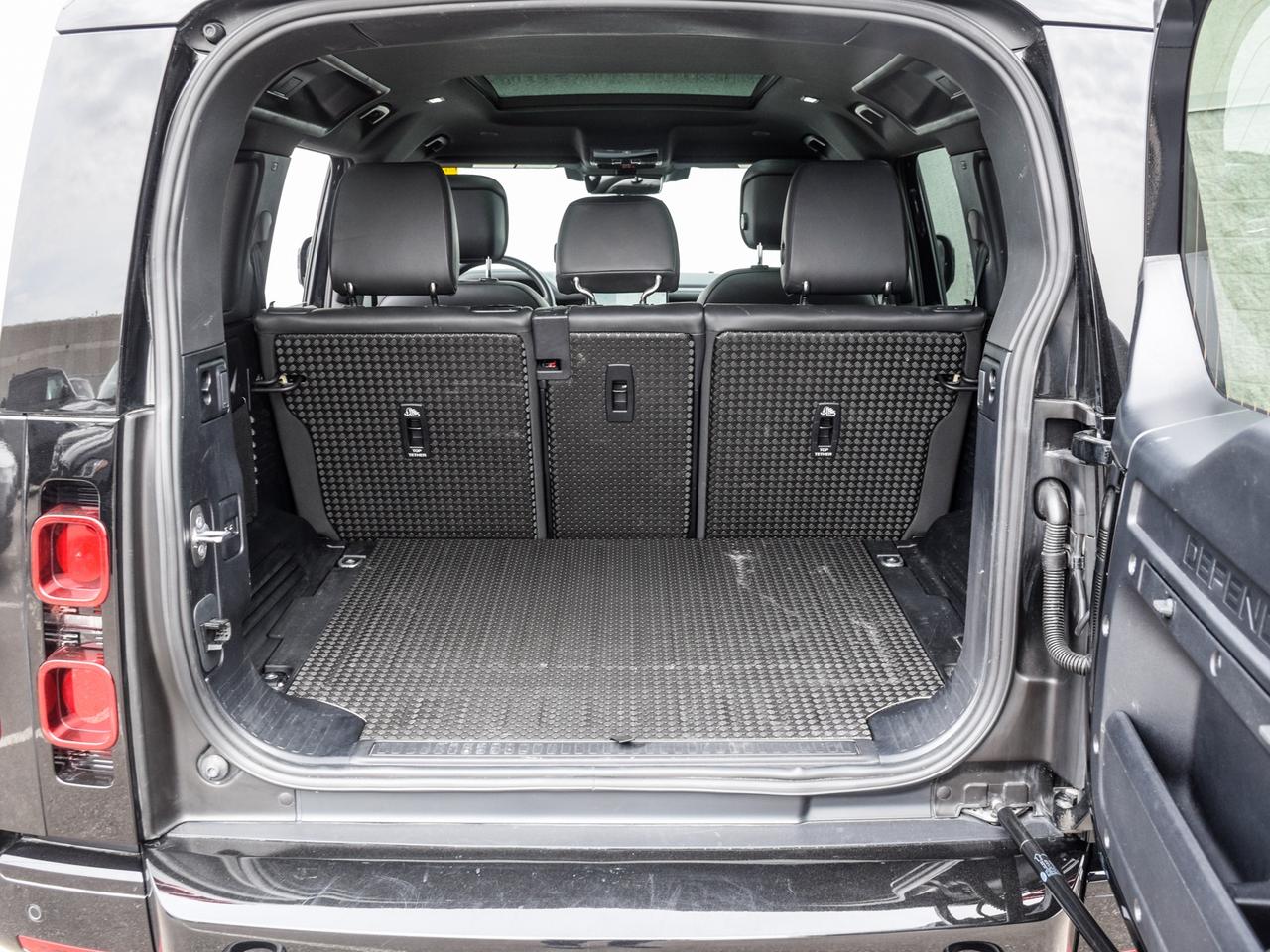 2025 Land Rover Defender X-Dynamic SE Photo