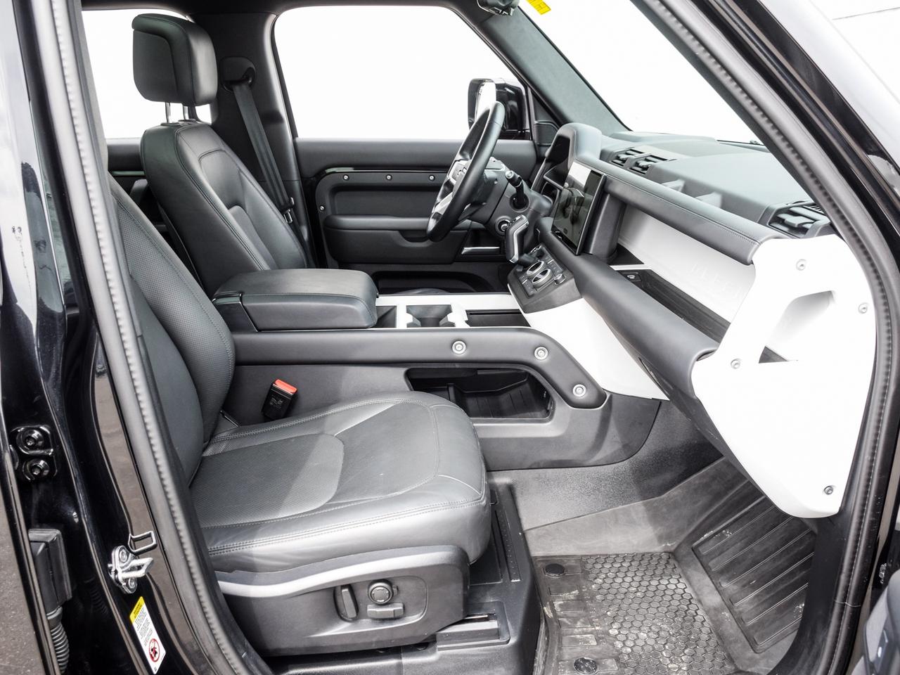 2025 Land Rover Defender X-Dynamic SE Photo