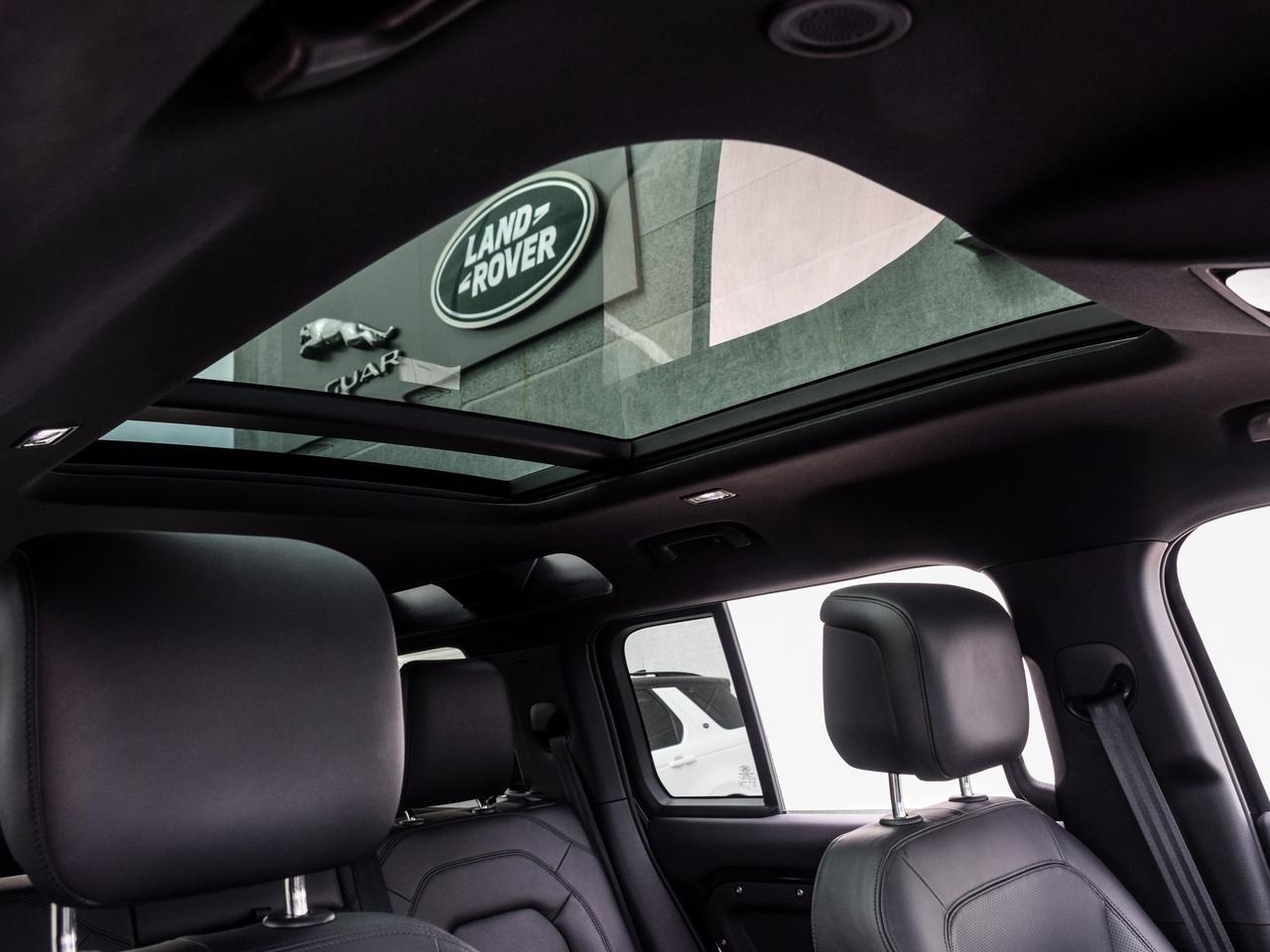 2025 Land Rover Defender X-Dynamic SE Photo