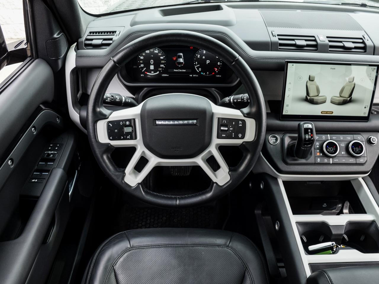 2025 Land Rover Defender X-Dynamic SE Photo