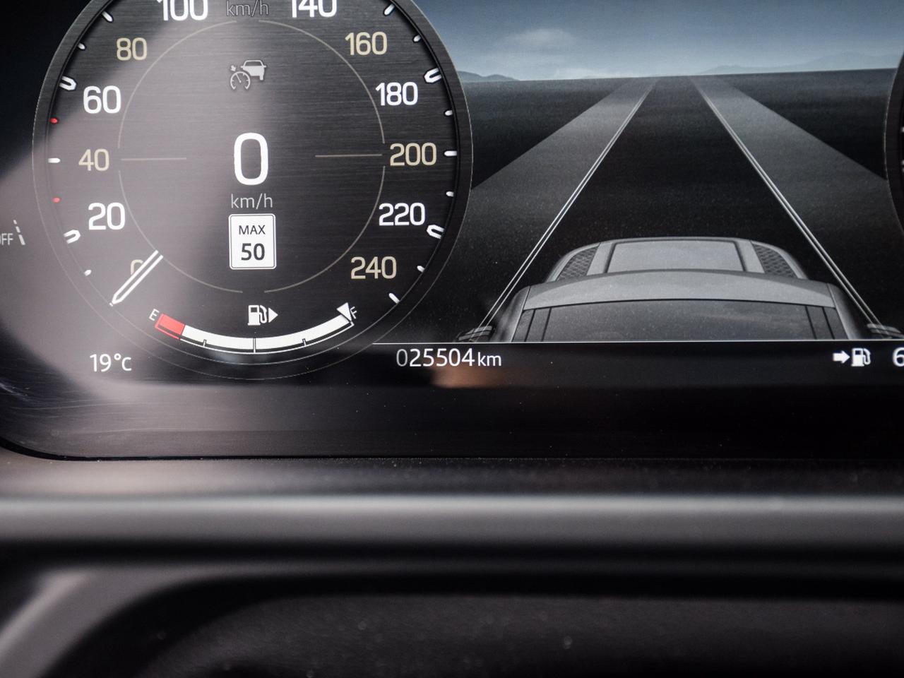 2025 Land Rover Defender X-Dynamic SE Photo