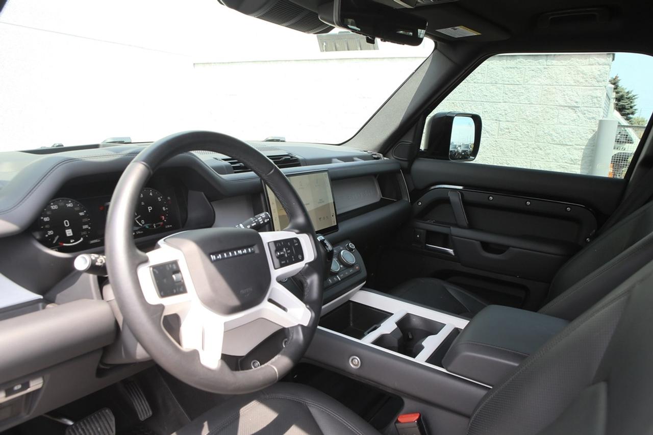 2025 Land Rover Defender X 395 HP MILD HYBRID   22 GLOSS BLACK WHEELS   AIR SUSPENSION   PREMIUM INTERIOR   HEAD-UP DISPLAY Photo