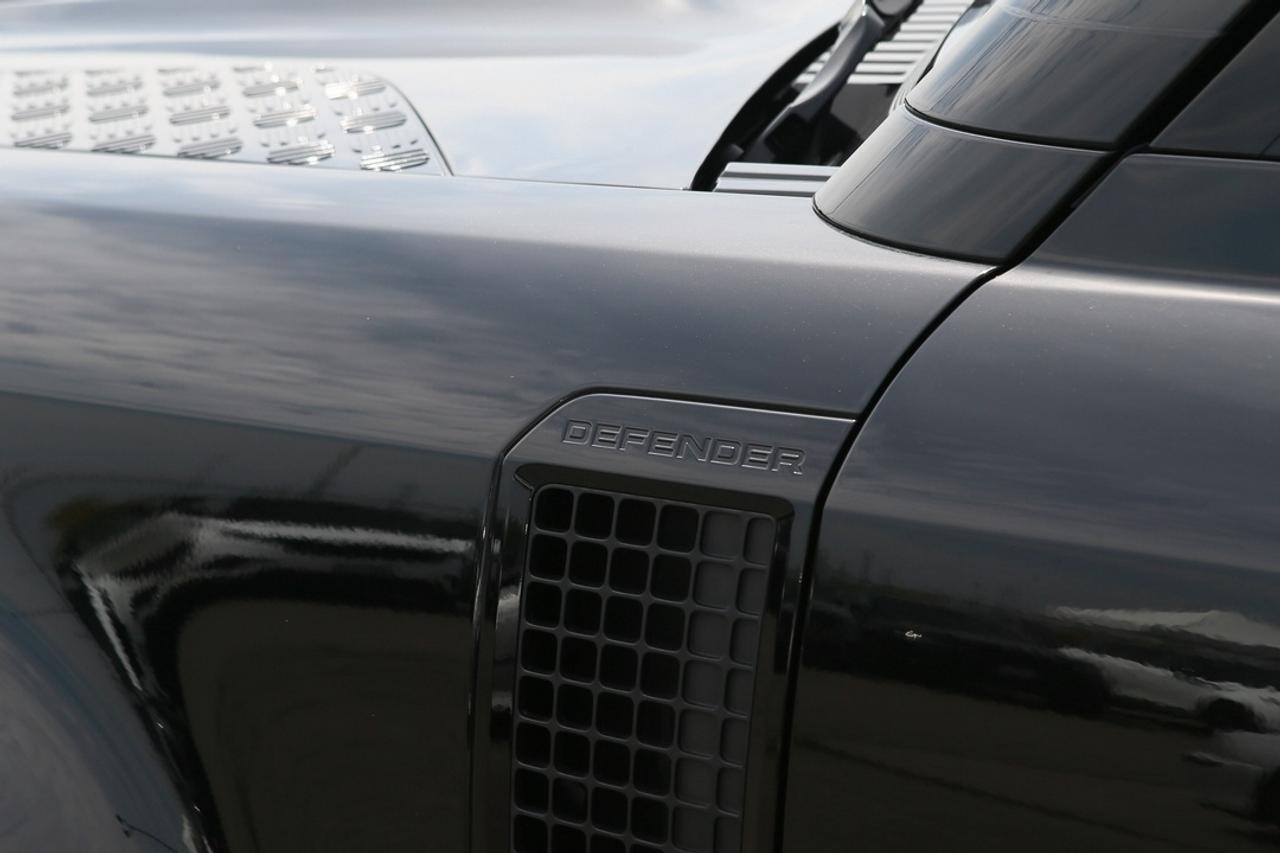 2025 Land Rover Defender X 395 HP MILD HYBRID   22 GLOSS BLACK WHEELS   AIR SUSPENSION   PREMIUM INTERIOR   HEAD-UP DISPLAY Photo
