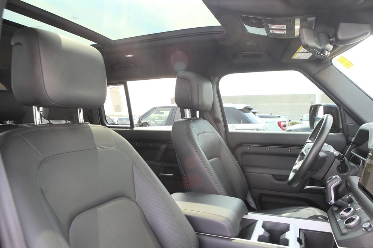 2025 Land Rover Defender X 395 HP MILD HYBRID   22 GLOSS BLACK WHEELS   AIR SUSPENSION   PREMIUM INTERIOR   HEAD-UP DISPLAY Photo