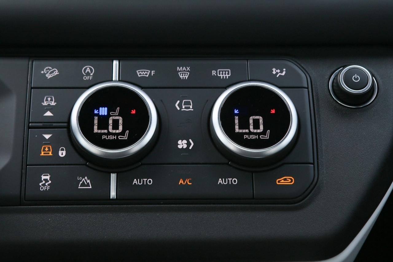2025 Land Rover Defender X 395 HP MILD HYBRID   22 GLOSS BLACK WHEELS   AIR SUSPENSION   PREMIUM INTERIOR   HEAD-UP DISPLAY Photo