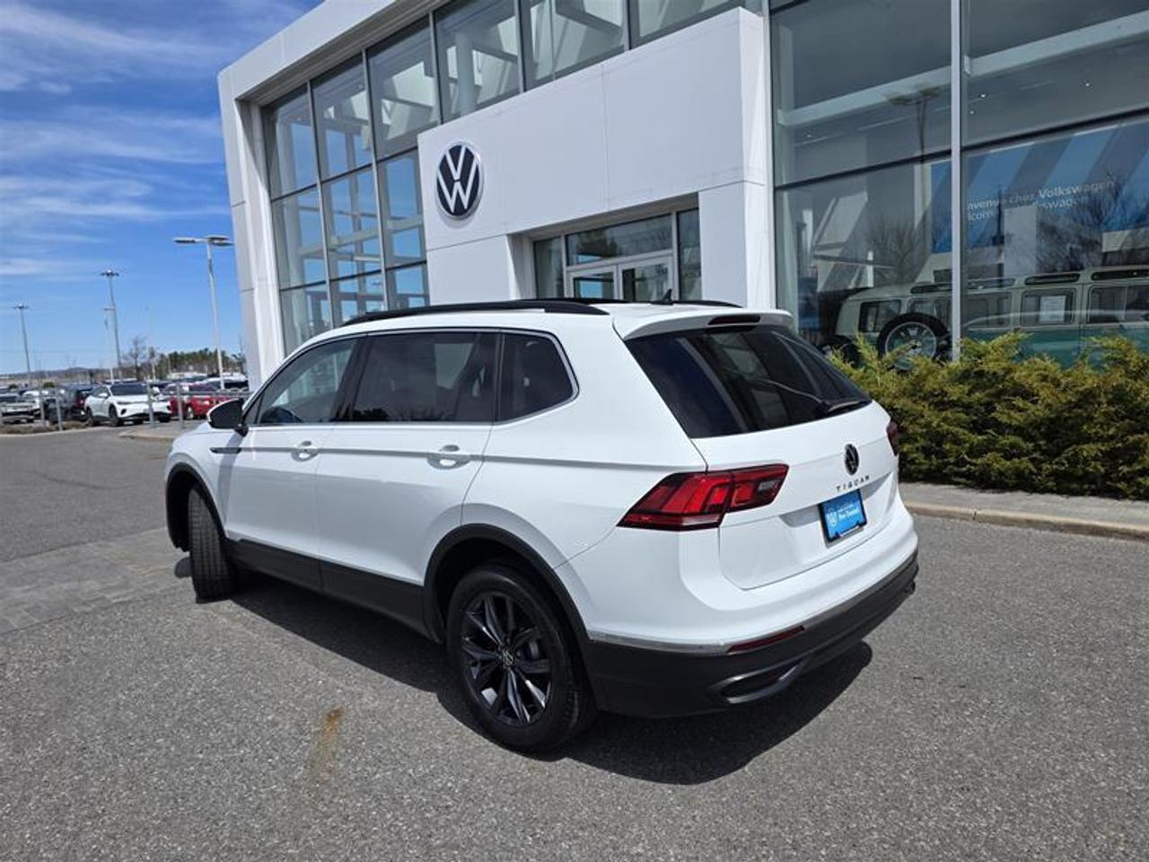 2022 Volkswagen Tiguan Comfortline 2.0T 8sp at w/Tip 4M Photo2