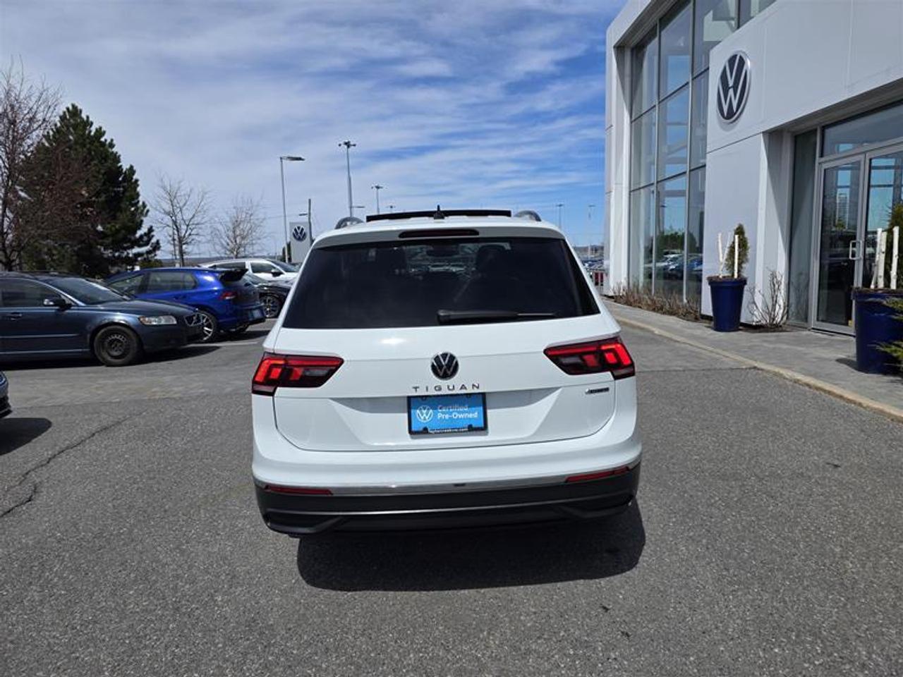 2022 Volkswagen Tiguan Comfortline 2.0T 8sp at w/Tip 4M Photo