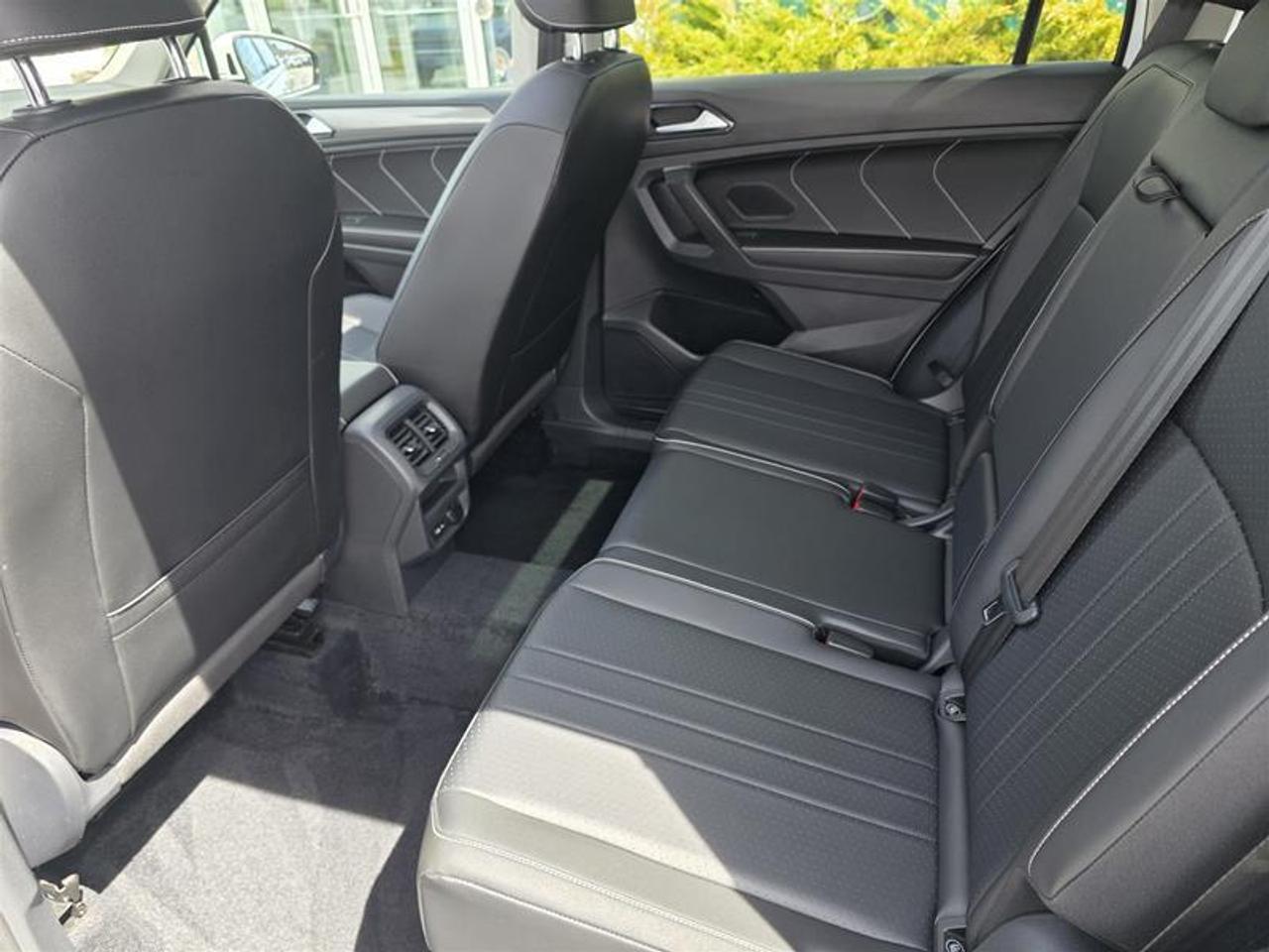 2022 Volkswagen Tiguan Comfortline 2.0T 8sp at w/Tip 4M Photo