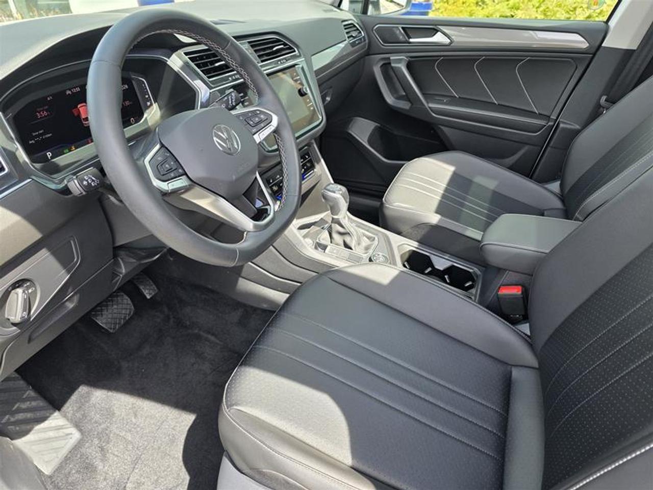 2022 Volkswagen Tiguan Comfortline 2.0T 8sp at w/Tip 4M Photo