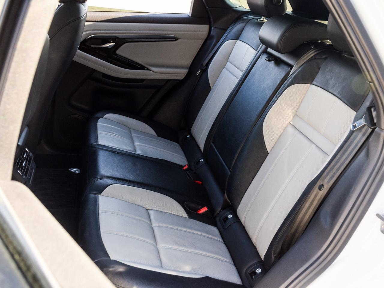 2022 Land Rover Range Rover Evoque P250 R-Dynamic SE Photo