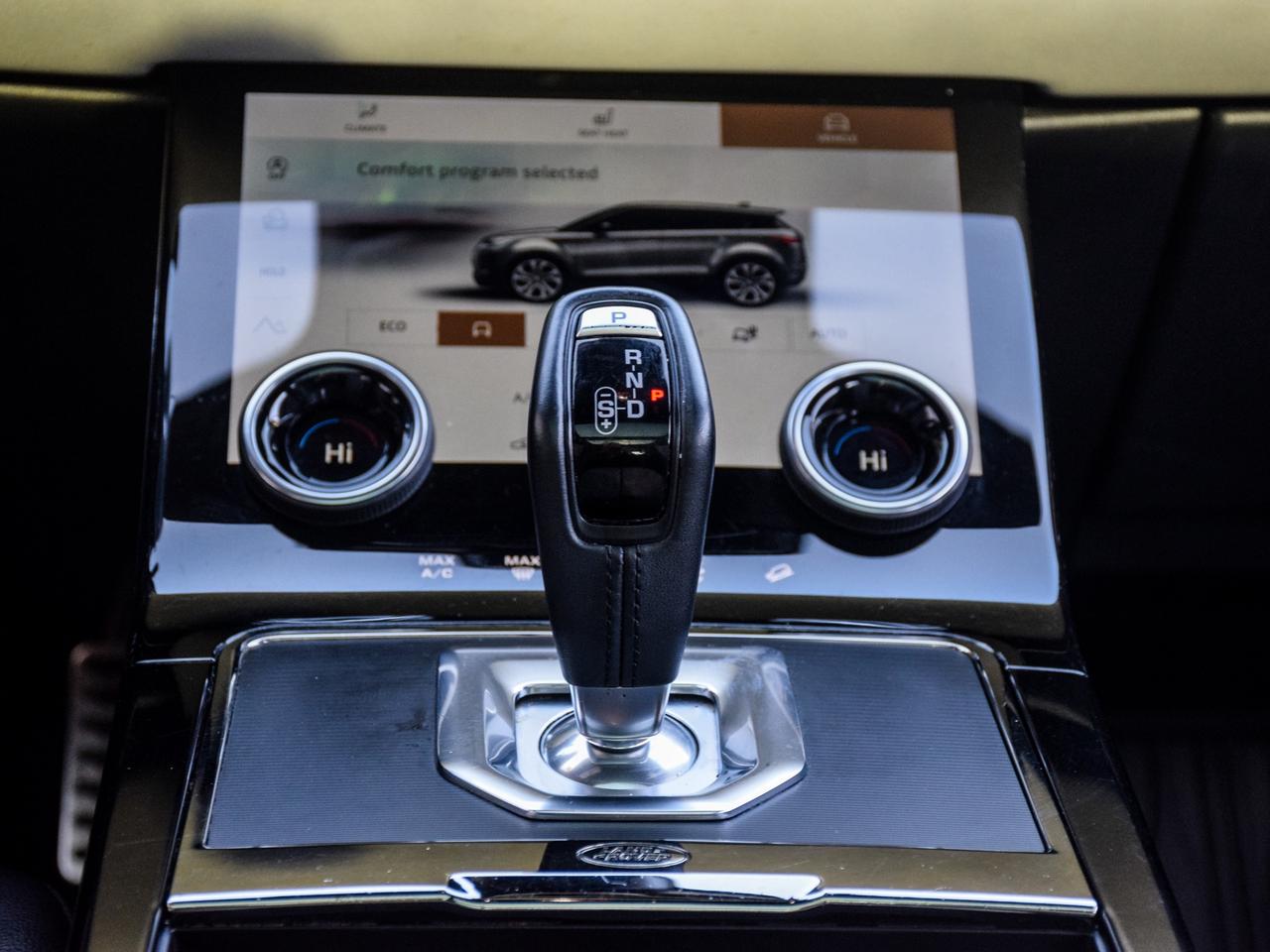 2022 Land Rover Range Rover Evoque P250 R-Dynamic SE Photo
