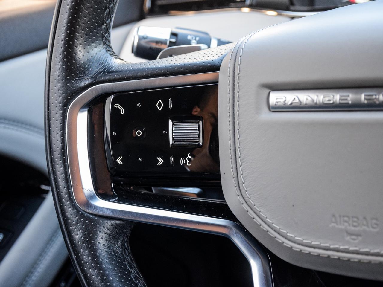 2022 Land Rover Range Rover Evoque P250 R-Dynamic SE Photo