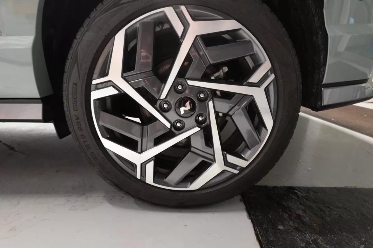 2025 Hyundai KONA N LINE ULTIMATE   COOL SEATS   HEATED SEATS   AWD Photo