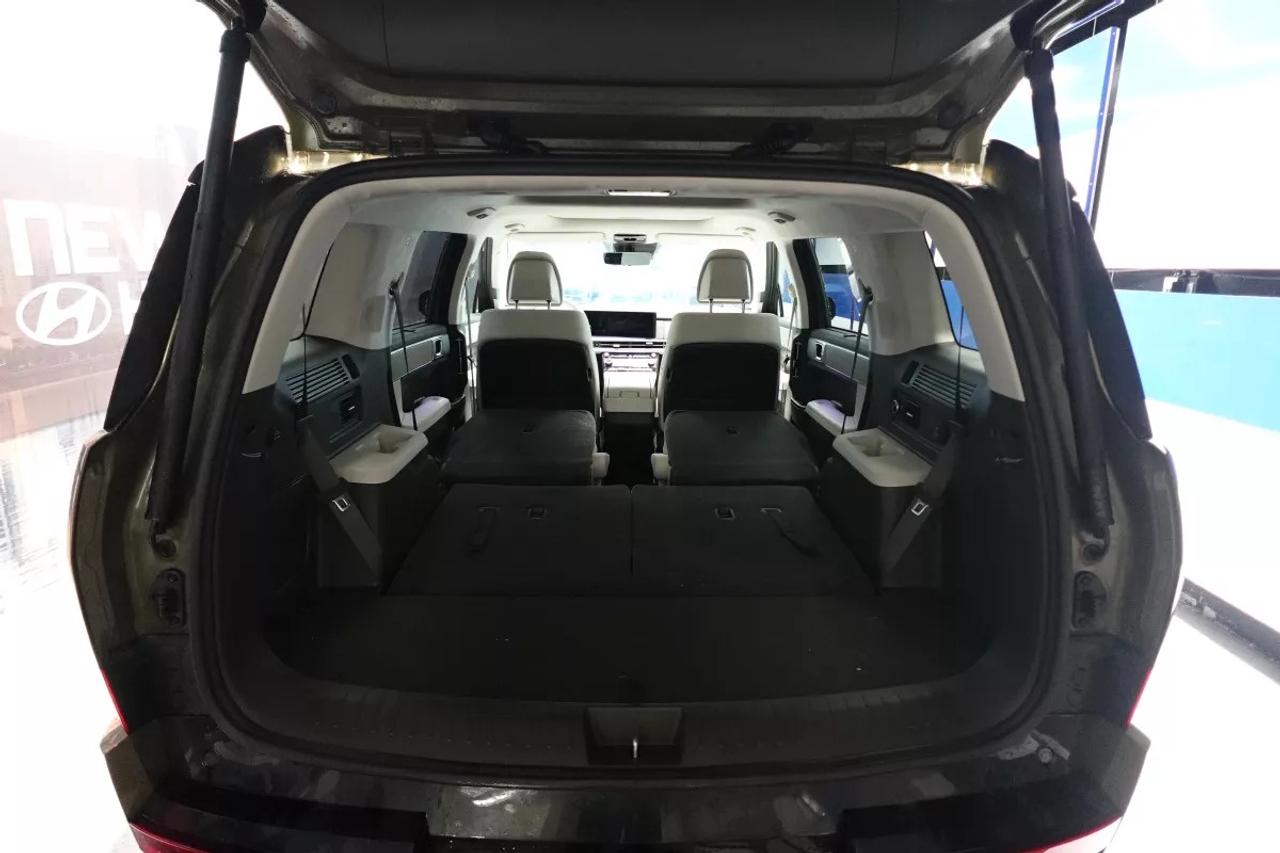 2026 Hyundai Santa Fe Hybrid ULTIMATE   HEATES SEATS   COOLED SEATS   HYBRID Photo