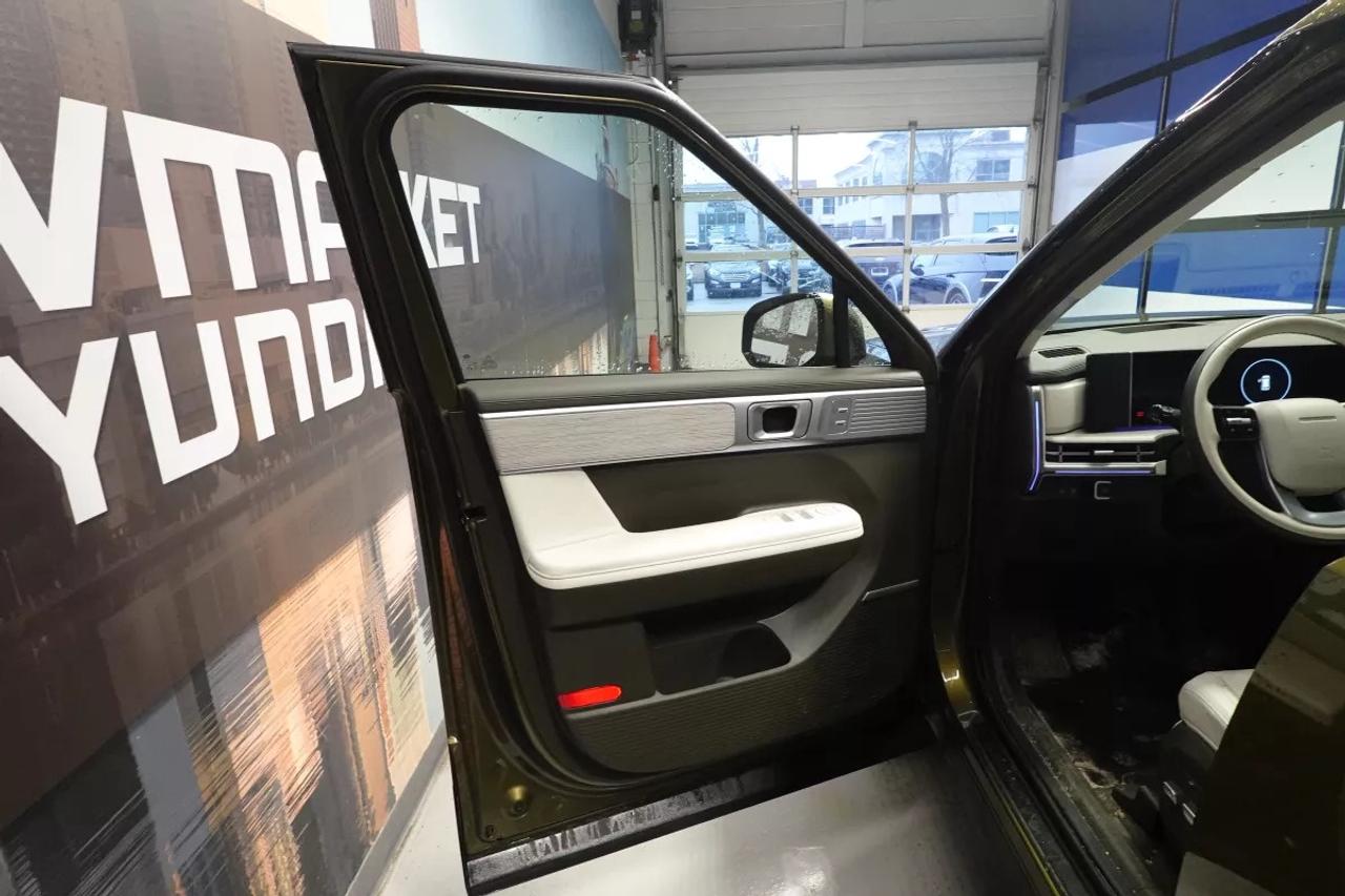 2026 Hyundai Santa Fe Hybrid ULTIMATE   HEATES SEATS   COOLED SEATS   HYBRID Photo