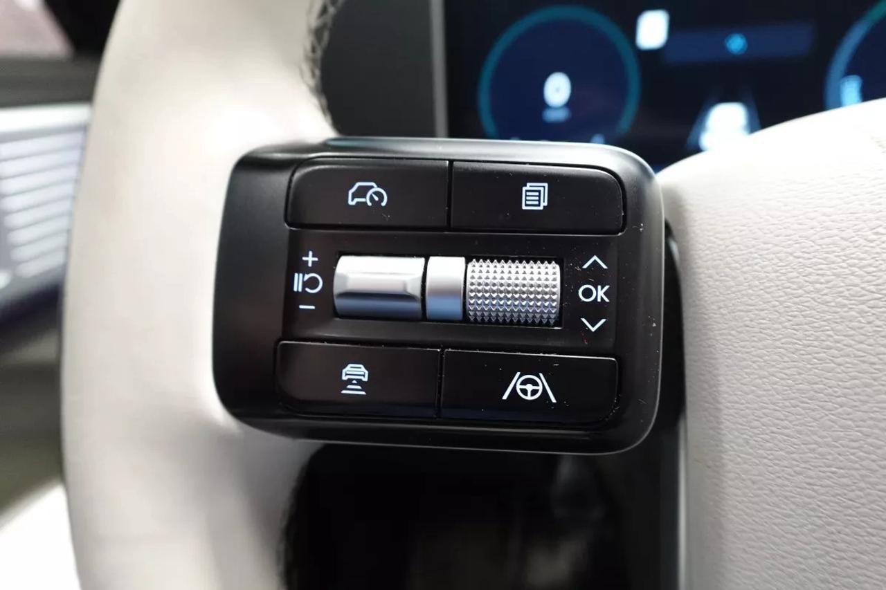 2026 Hyundai Santa Fe Hybrid ULTIMATE   HEATES SEATS   COOLED SEATS   HYBRID Photo