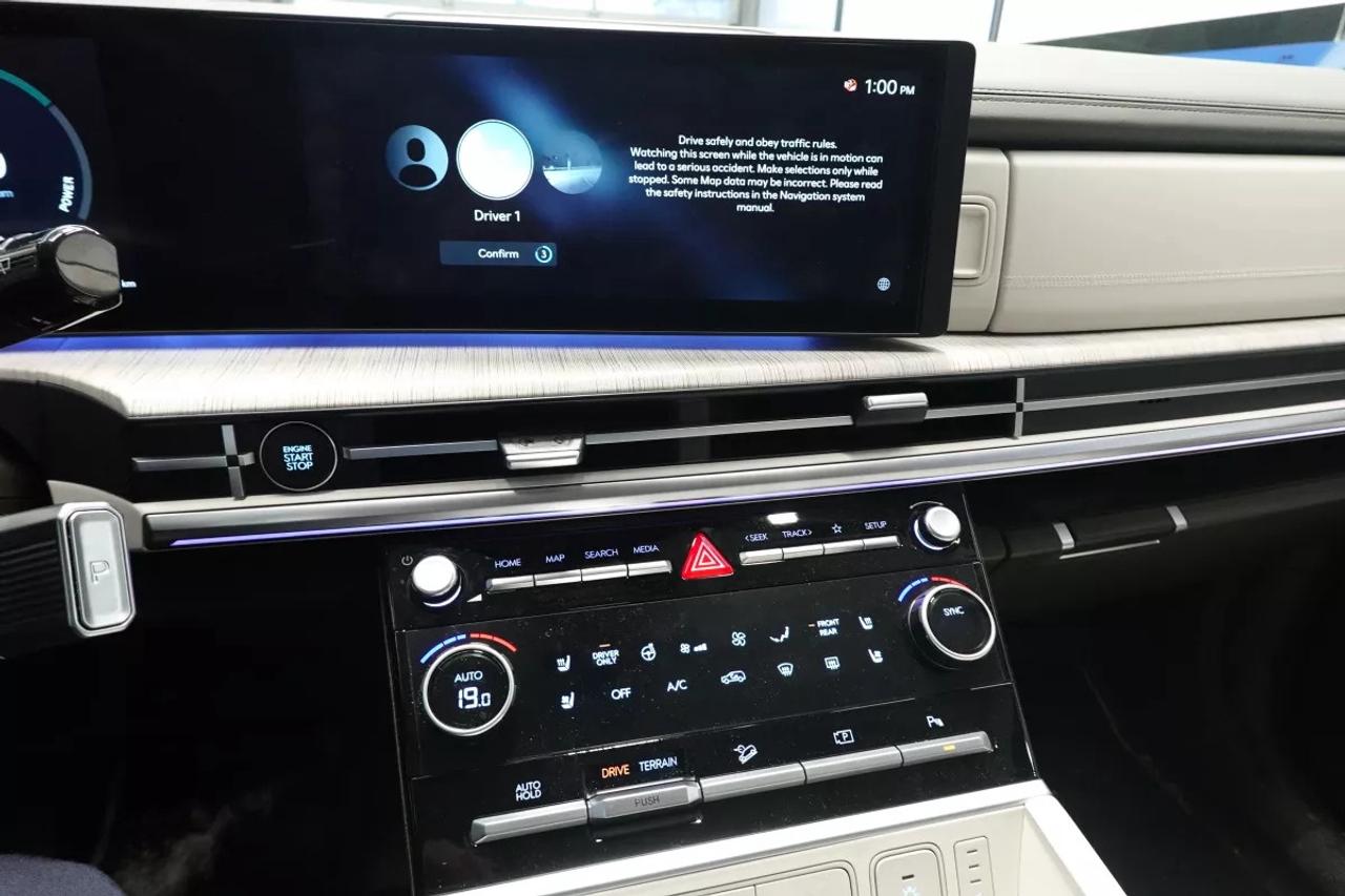 2026 Hyundai Santa Fe Hybrid ULTIMATE   HEATES SEATS   COOLED SEATS   HYBRID Photo