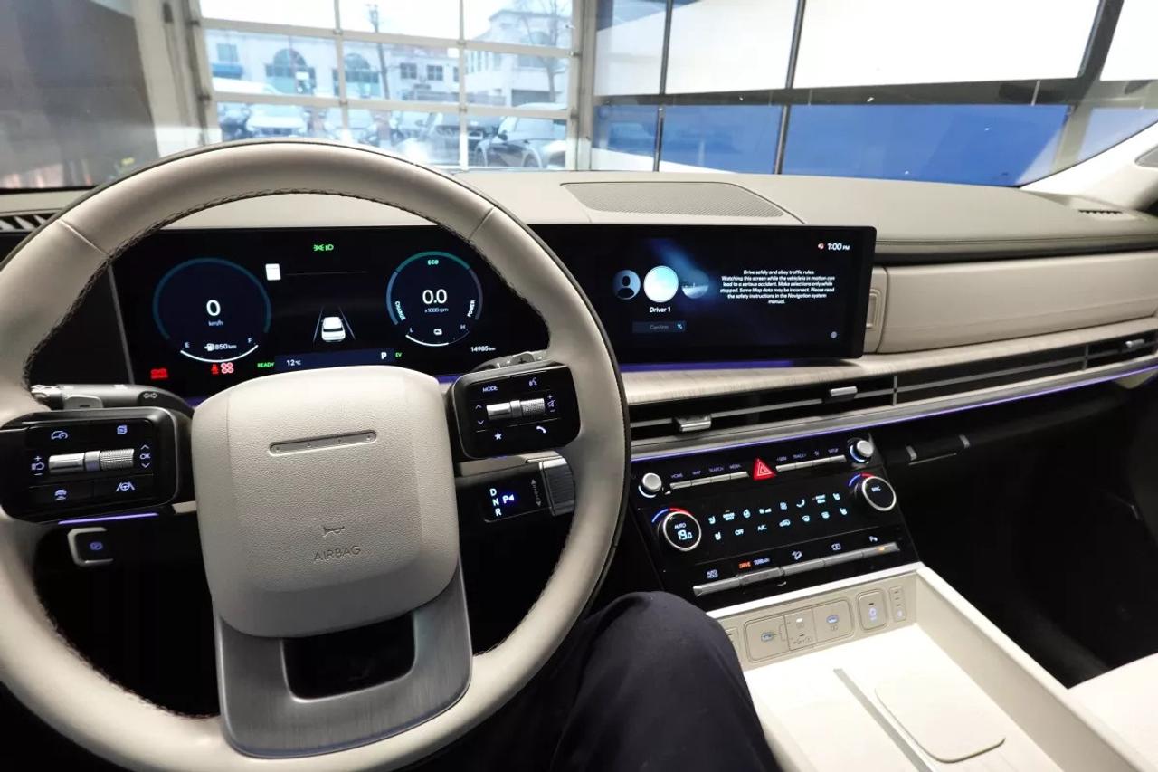 2026 Hyundai Santa Fe Hybrid ULTIMATE   HEATES SEATS   COOLED SEATS   HYBRID Photo