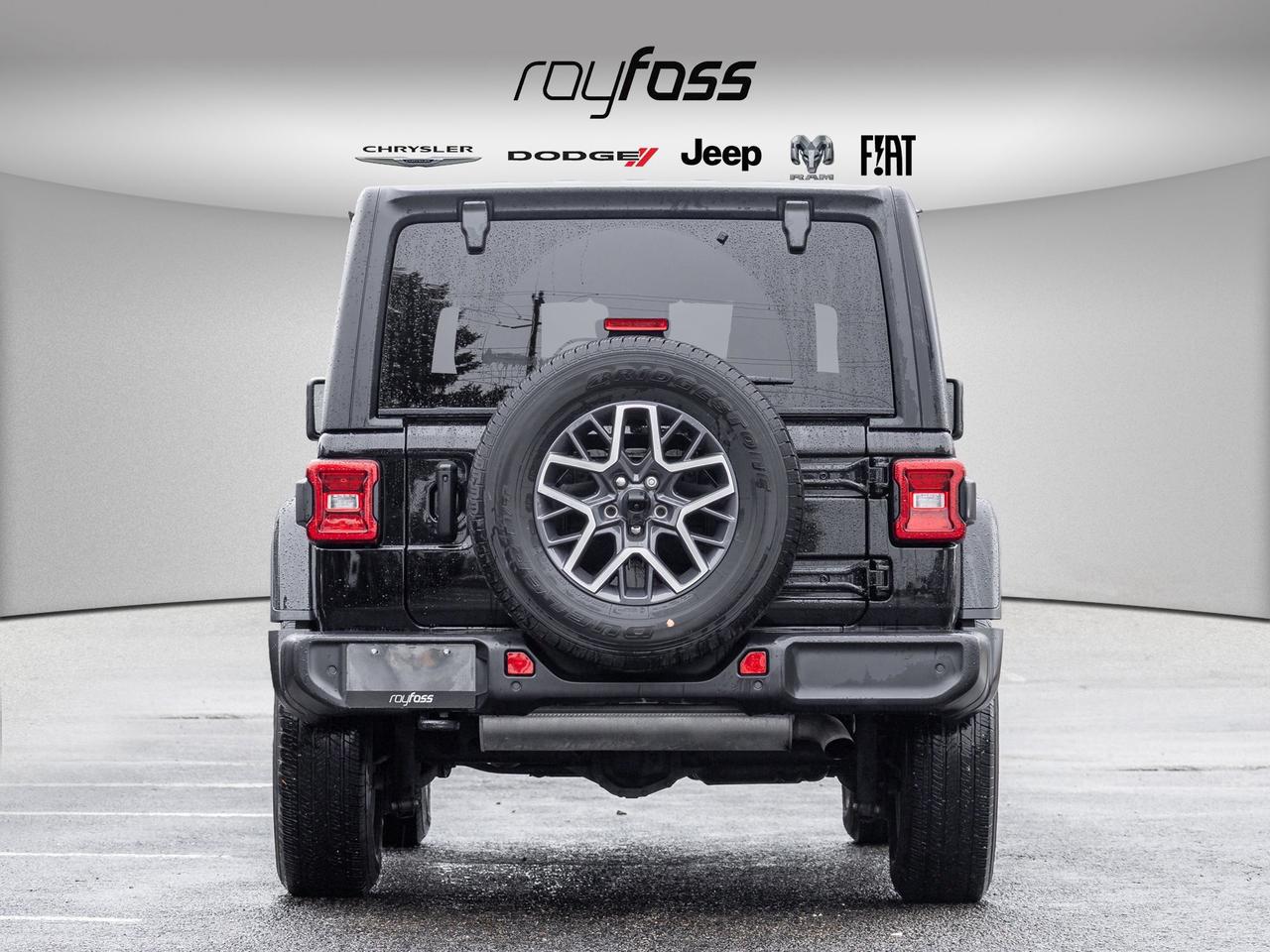 2024 Jeep Wrangler Sahara Photo