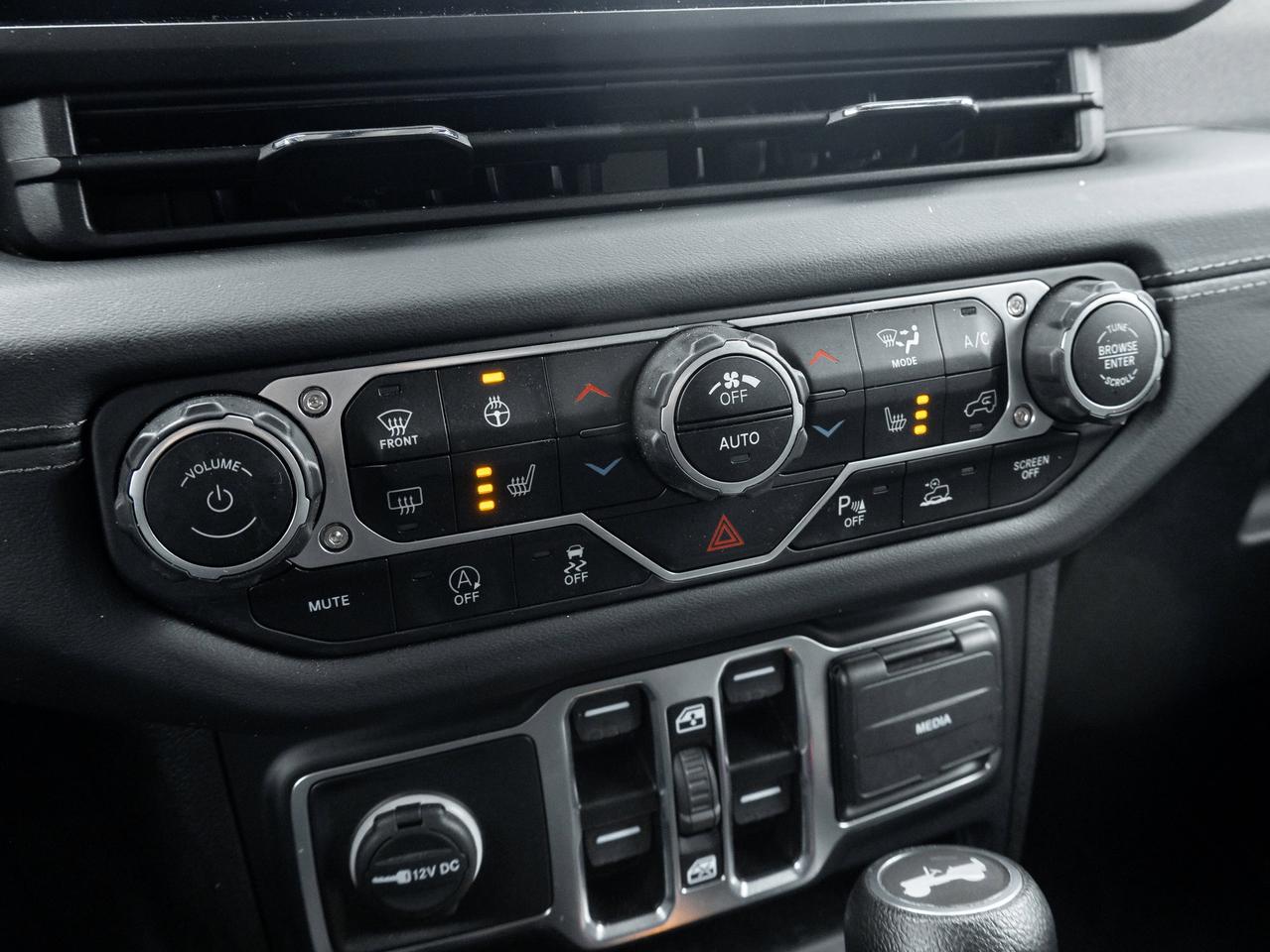 2024 Jeep Wrangler Sahara Photo