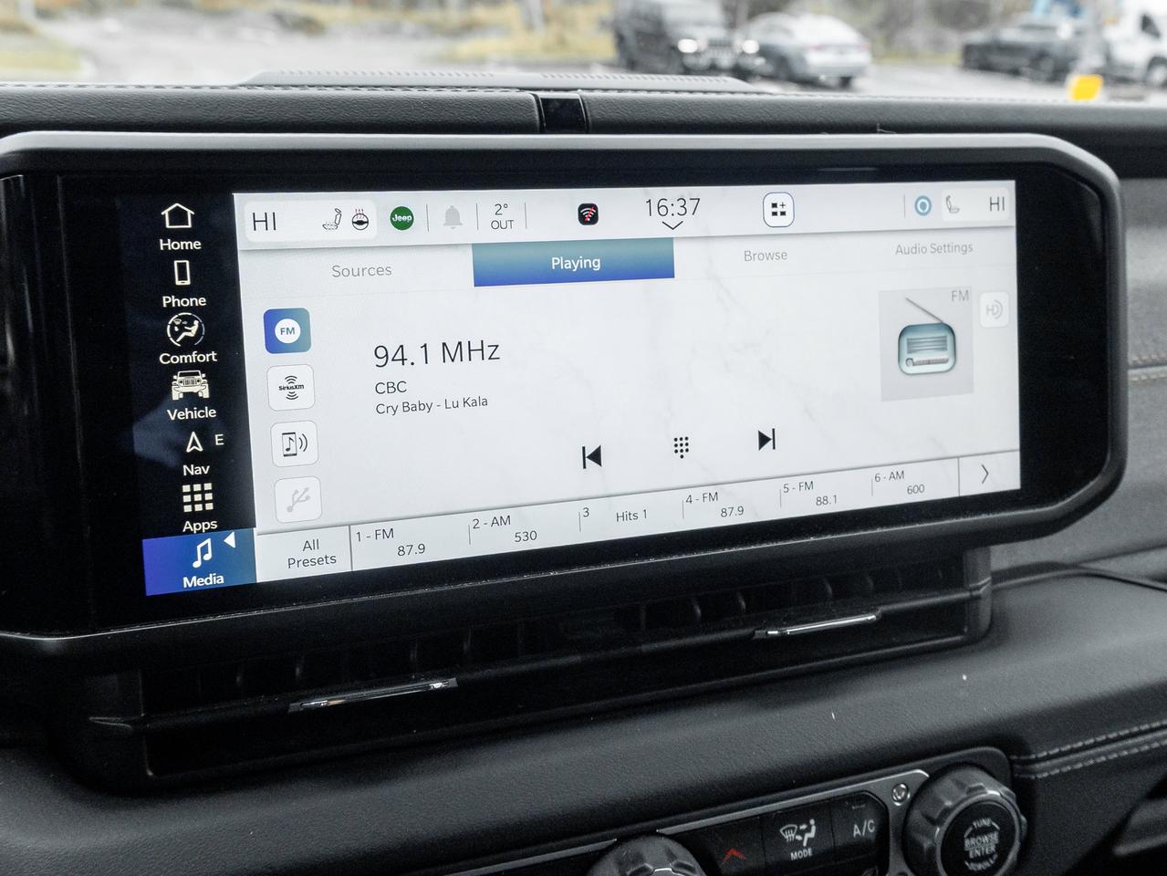 2024 Jeep Wrangler Sahara Photo