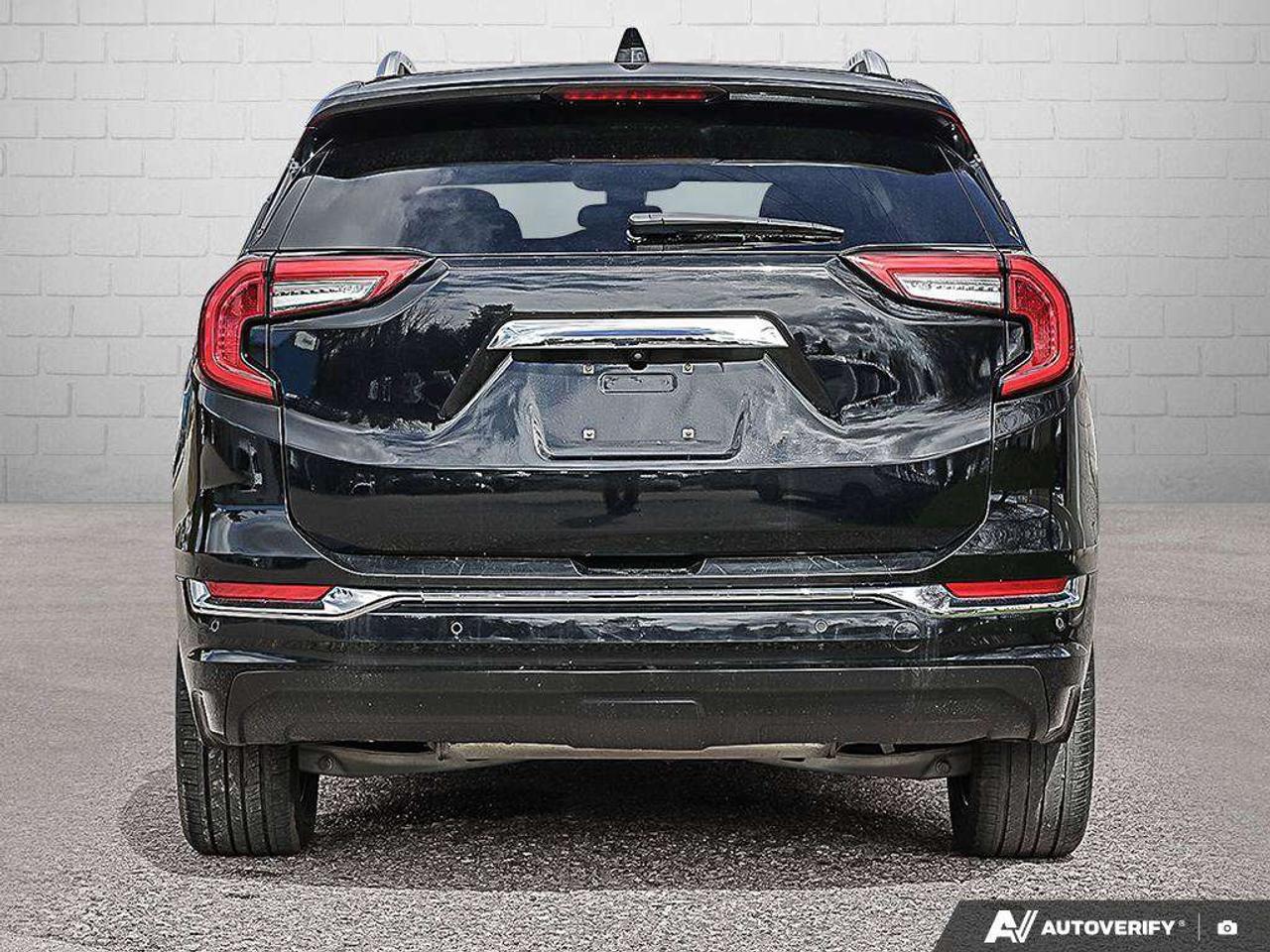 2023 GMC Terrain DENALI, ACCIDENT-FREE, SUNROOF, APPLE CARPLAY Photo