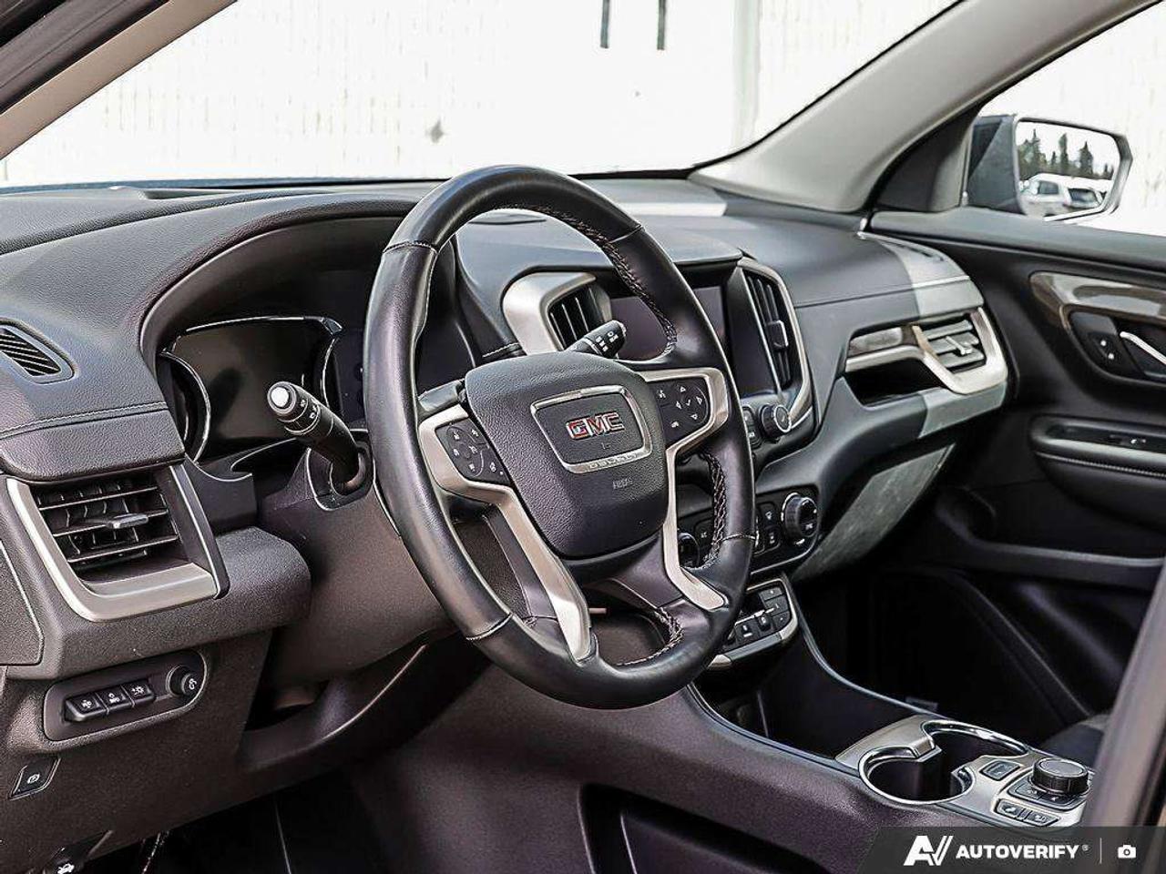 2023 GMC Terrain DENALI, ACCIDENT-FREE, SUNROOF, APPLE CARPLAY Photo