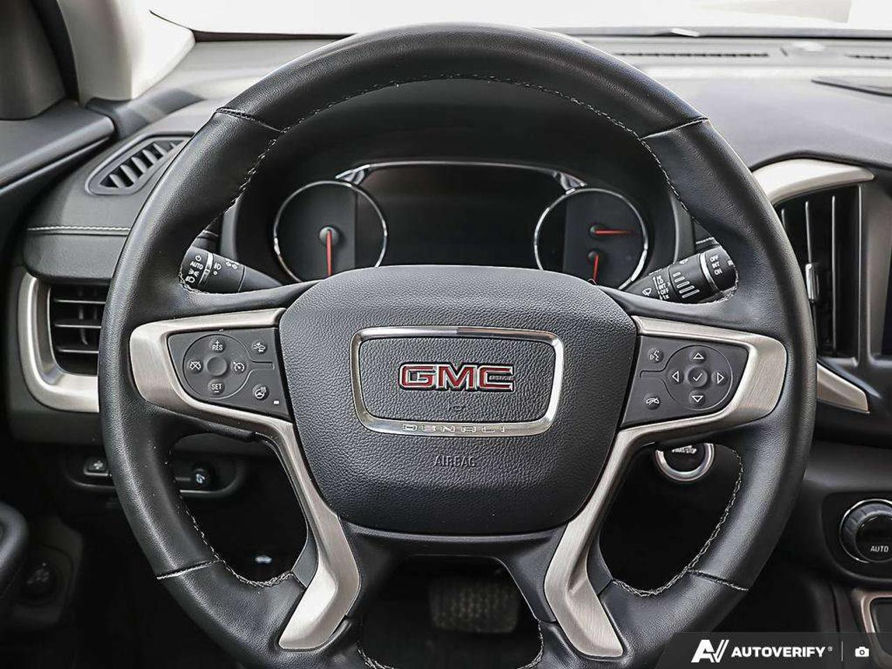 2023 GMC Terrain DENALI, ACCIDENT-FREE, SUNROOF, APPLE CARPLAY Photo