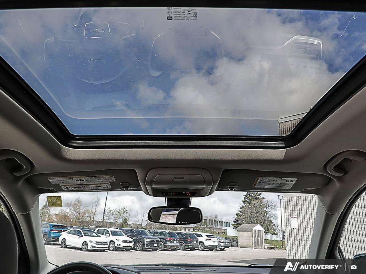 2023 GMC Terrain DENALI, ACCIDENT-FREE, SUNROOF, APPLE CARPLAY Photo