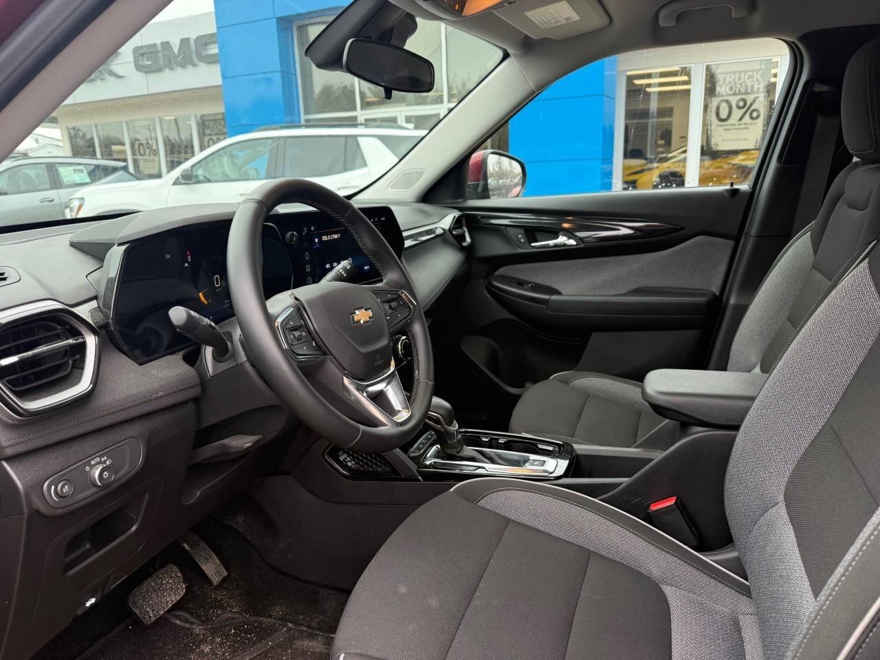 2025 Chevrolet TrailBlazer LT   LANE ASSIST. CRUISE CONTROL. REMOTE START. Photo