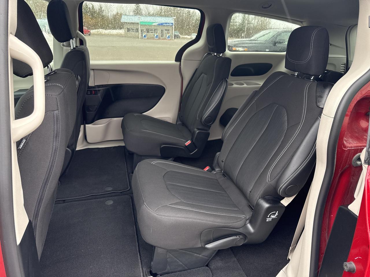 2024 Chrysler Grand Caravan SXT-Nav-Htd seat/wheel Photo