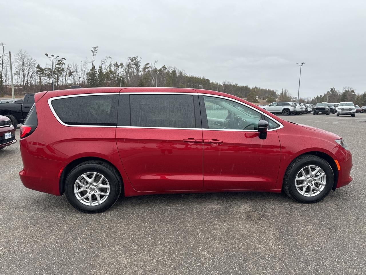 2024 Chrysler Grand Caravan SXT-Nav-Htd seat/wheel Photo