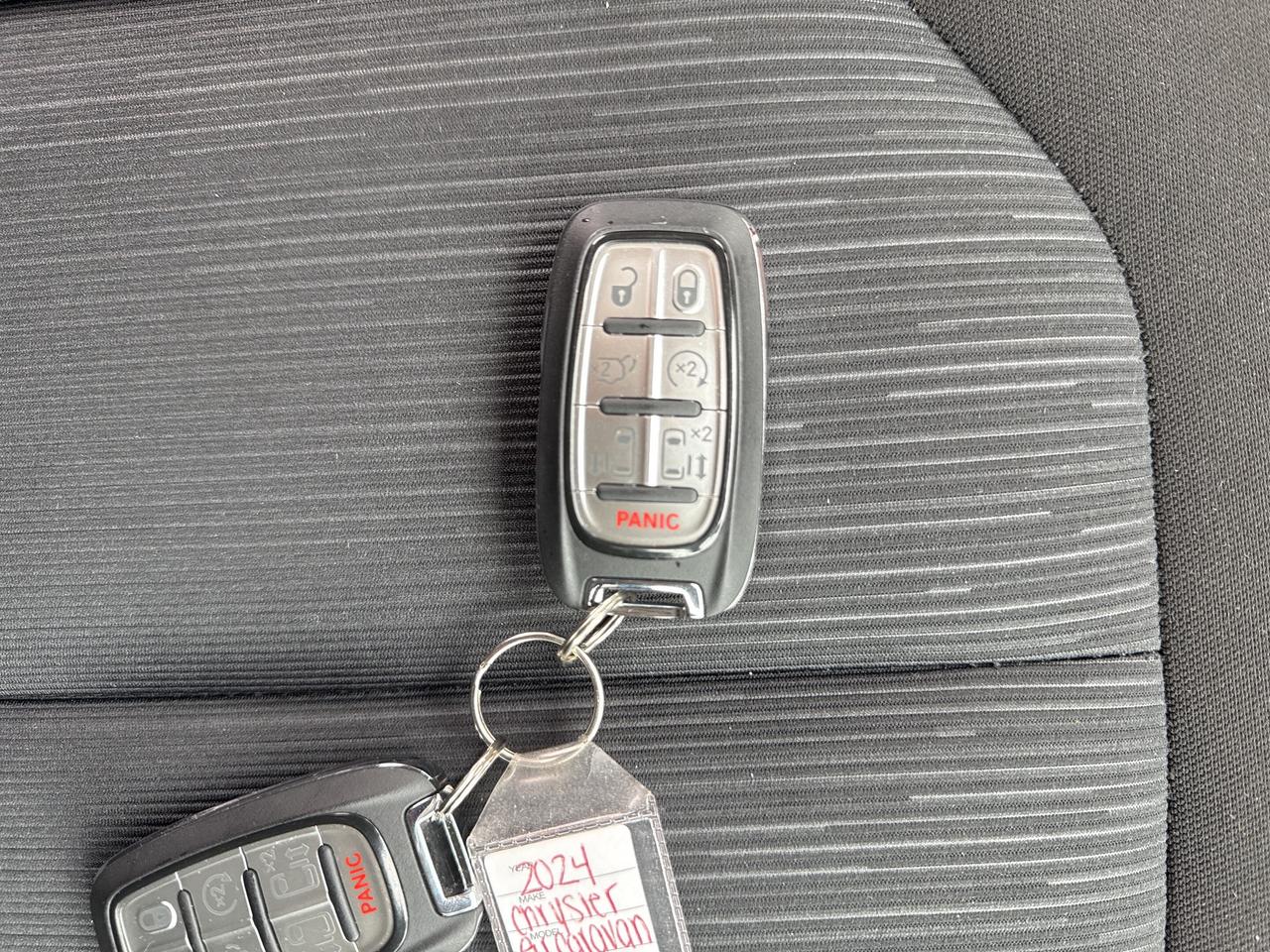 2024 Chrysler Grand Caravan SXT-Nav-Htd seat/wheel Photo