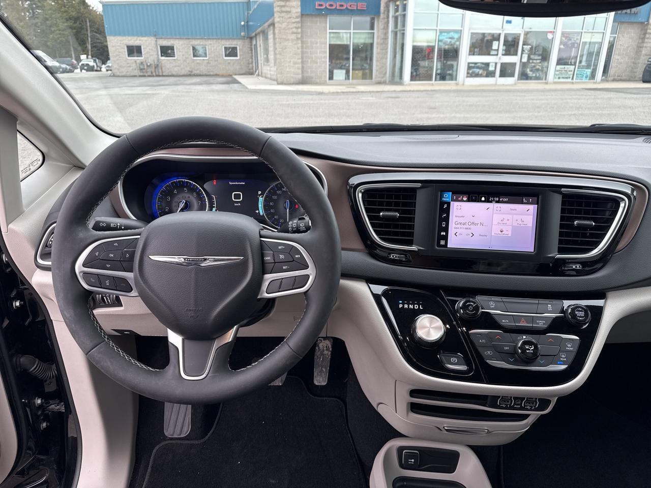 2024 Chrysler Grand Caravan SXT- Htd Seats/Wheel-Remote start Photo