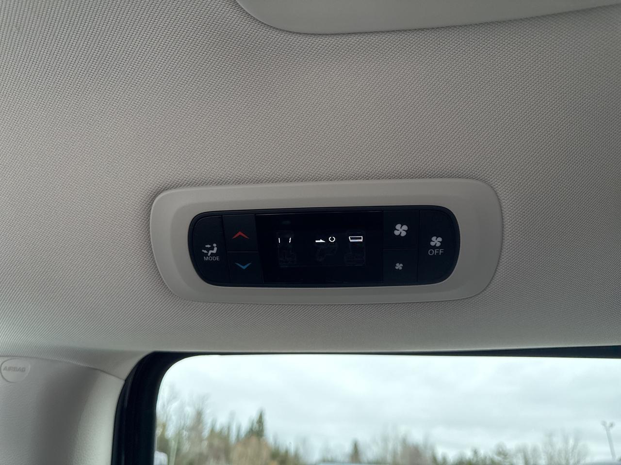2024 Chrysler Grand Caravan SXT- Htd Seats/Wheel-Remote start Photo