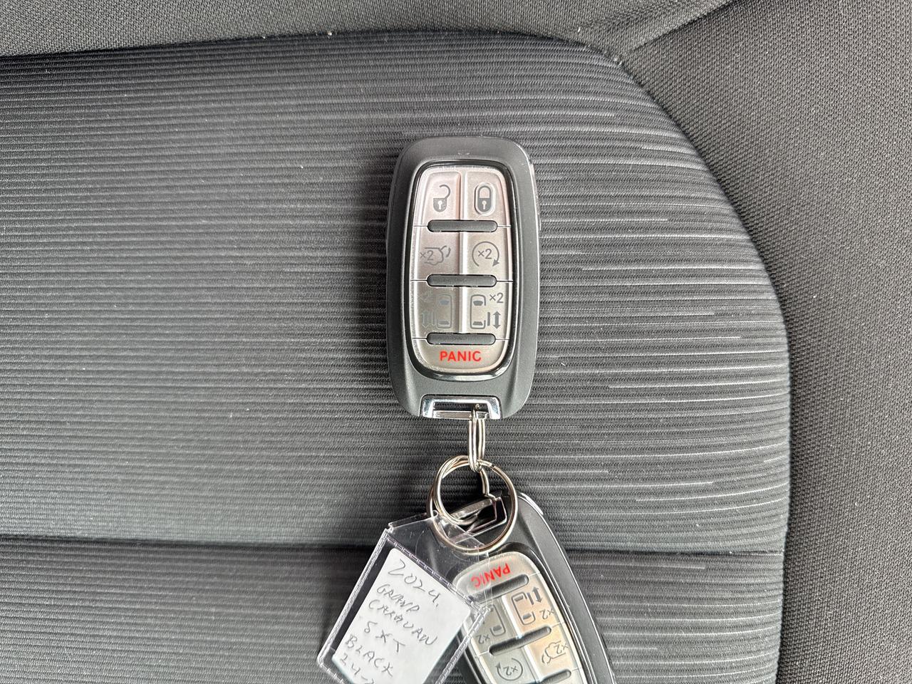 2024 Chrysler Grand Caravan SXT- Htd Seats/Wheel-Remote start Photo