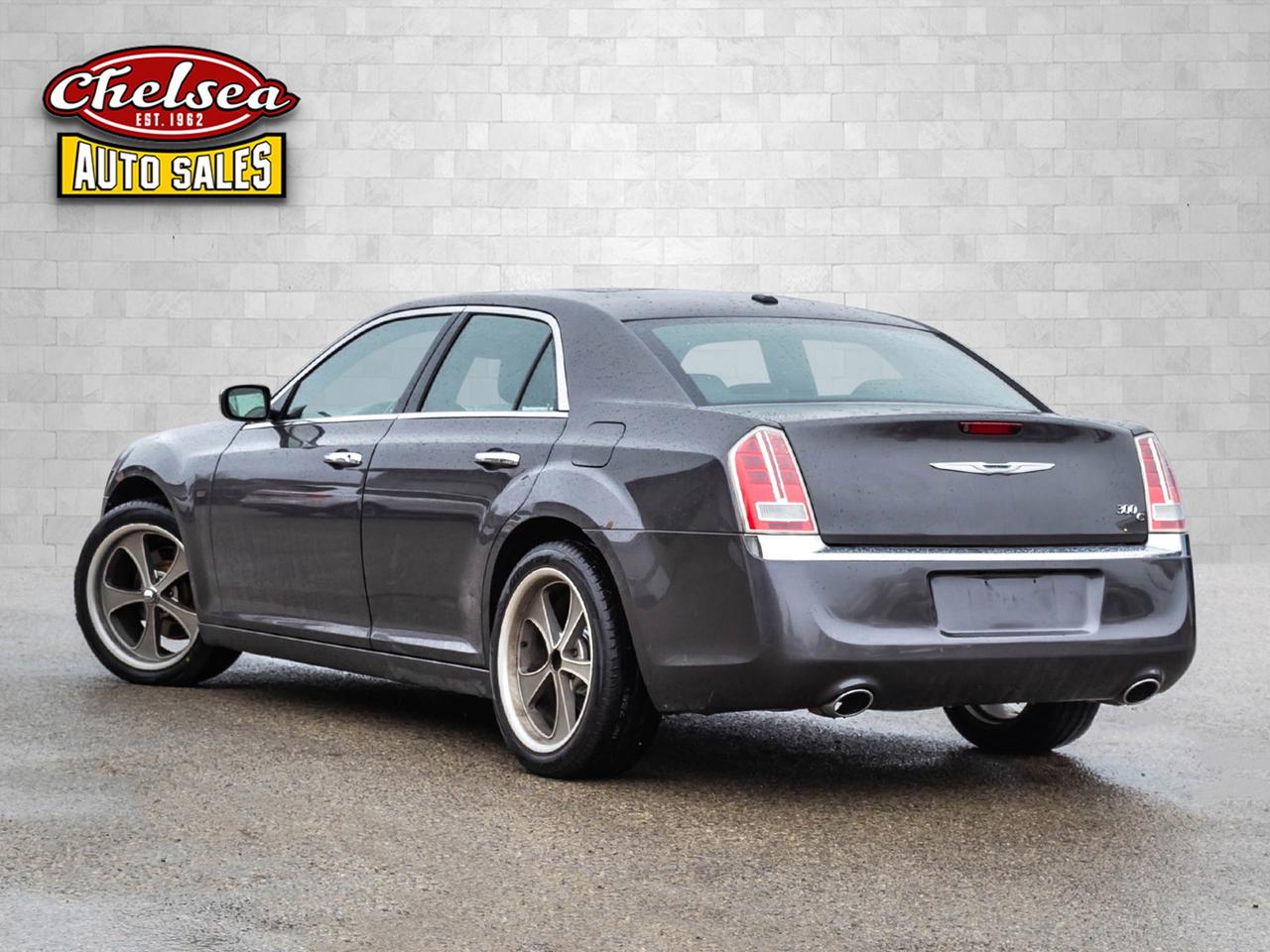 2013 Chrysler 300 C RWD 5.7 HEMI! V8! LOADED! Photo