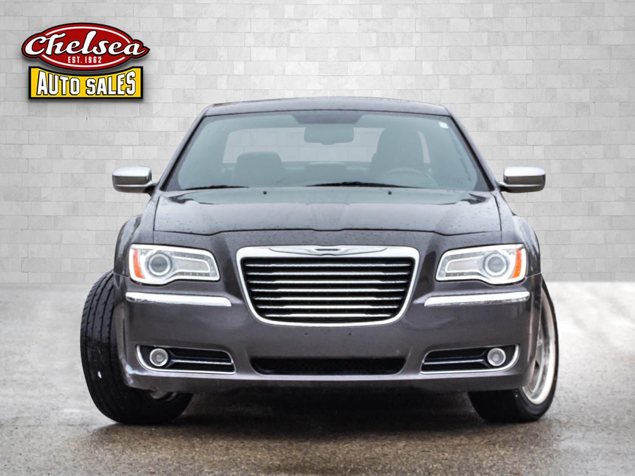 2013 Chrysler 300 C RWD 5.7 HEMI! V8! LOADED! Photo