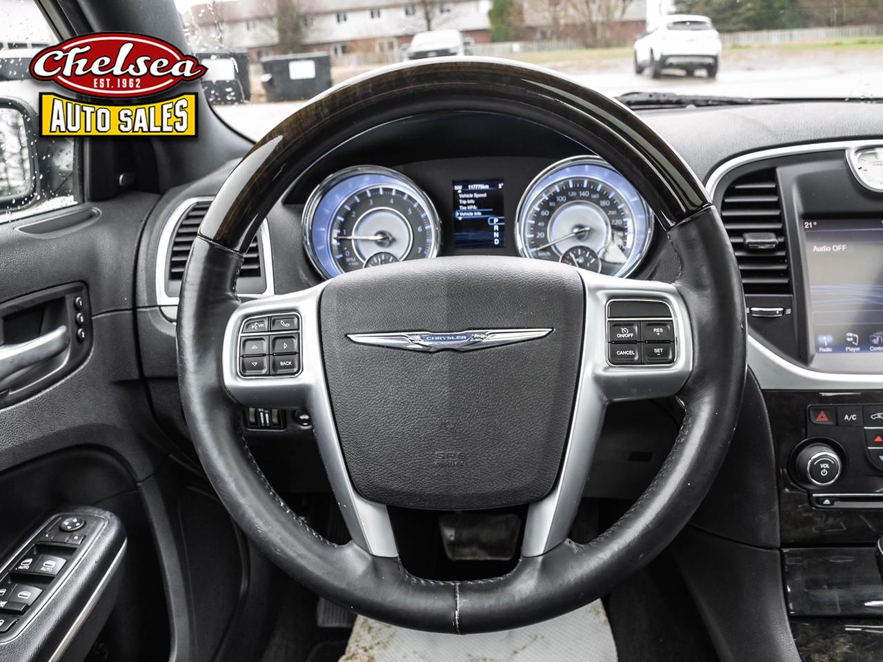 2013 Chrysler 300 C RWD 5.7 HEMI! V8! LOADED! Photo