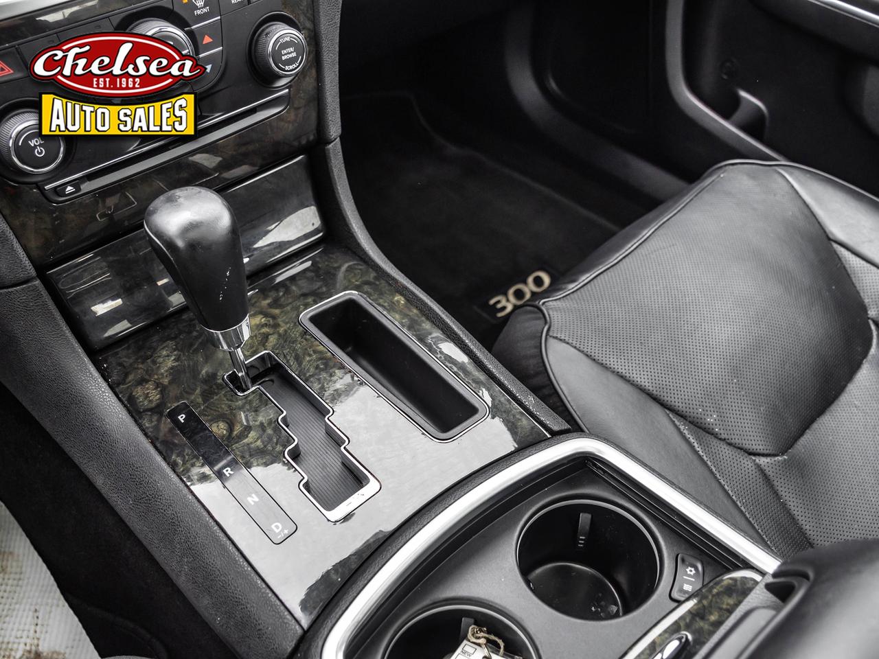 2013 Chrysler 300 C RWD 5.7 HEMI! V8! LOADED! Photo