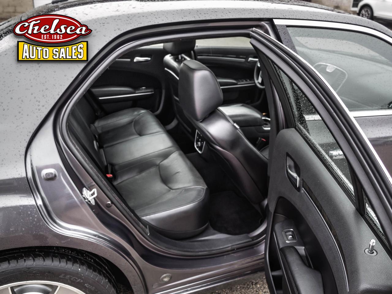 2013 Chrysler 300 C RWD 5.7 HEMI! V8! LOADED! Photo