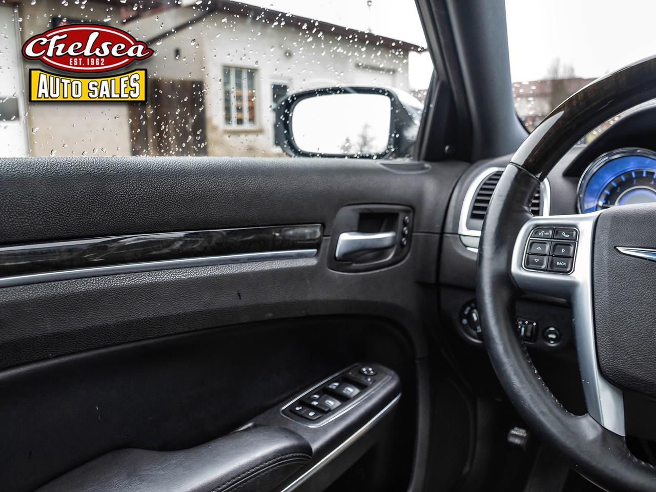 2013 Chrysler 300 C RWD 5.7 HEMI! V8! LOADED! Photo