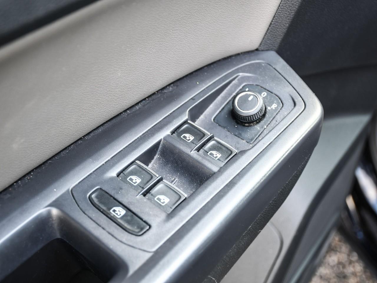 2021 Volkswagen Atlas Cross Sport 2.0 TSI Trendline Heated Seats   BLIS   Carplay Photo