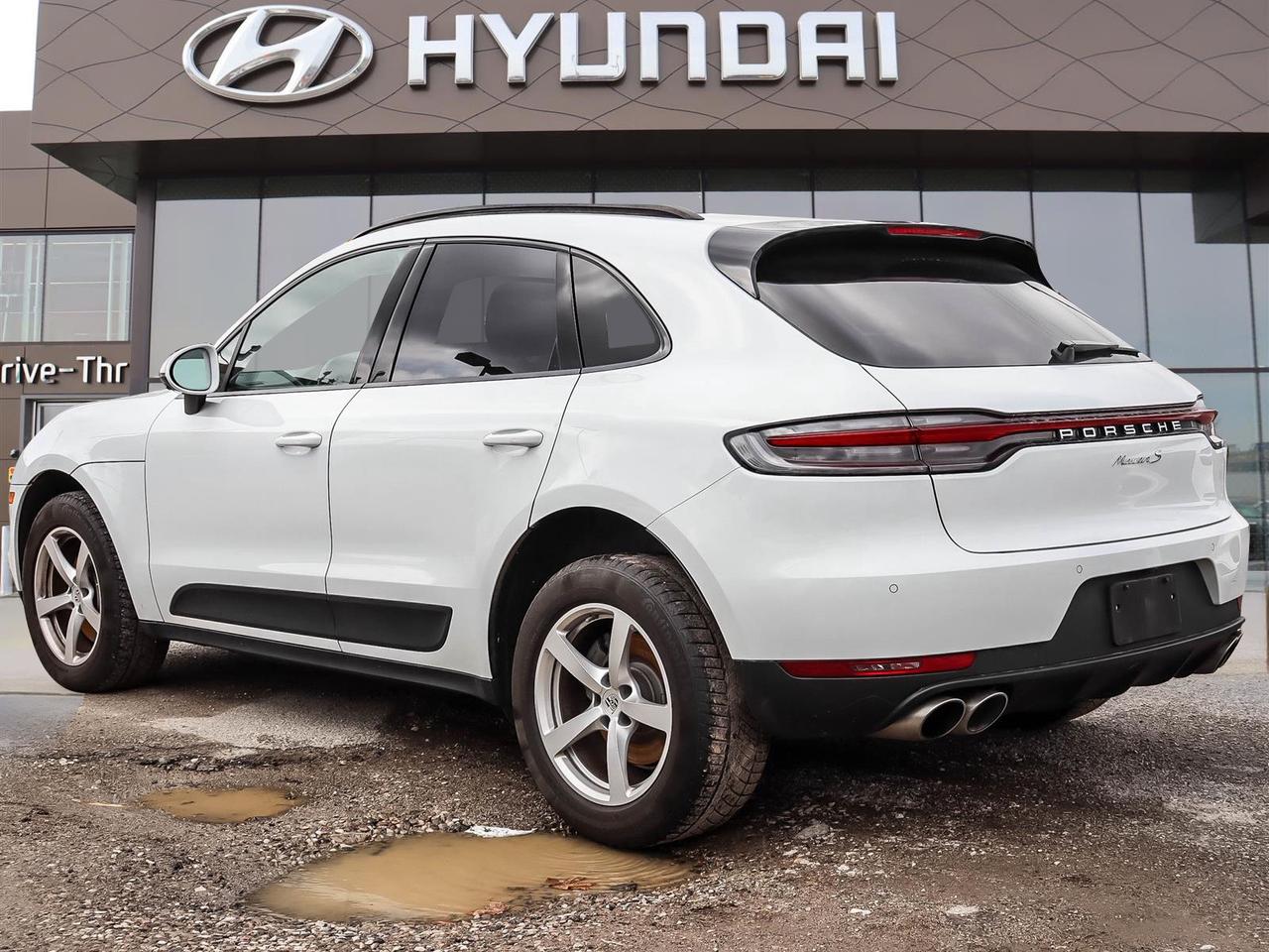 2020 Porsche Macan S Photo4
