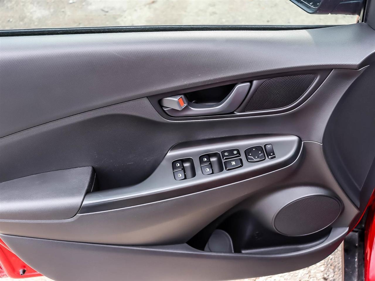 2022 Hyundai KONA Essential Photo